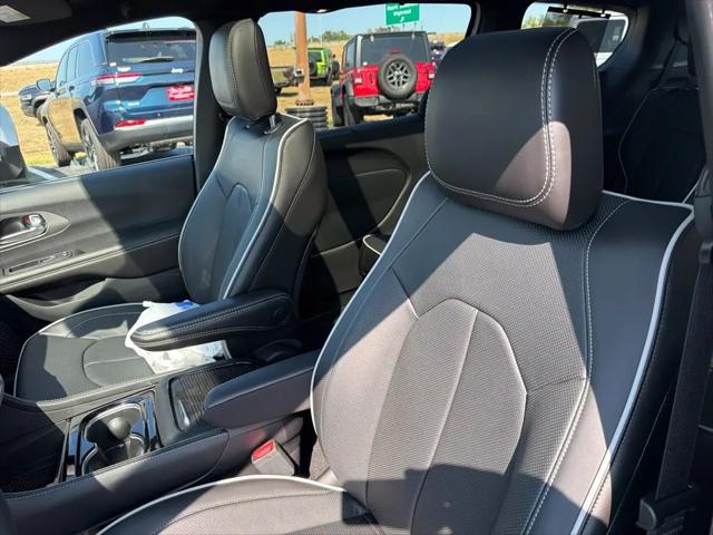 2027 Chrysler Pacifica Limited