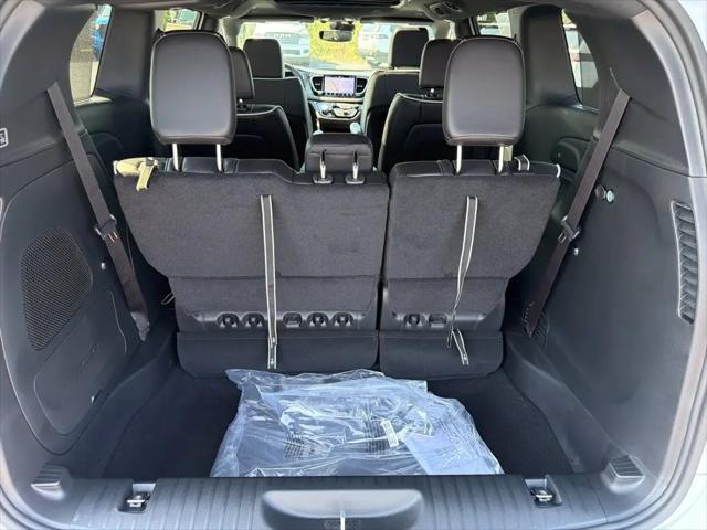 2027 Chrysler Pacifica Limited