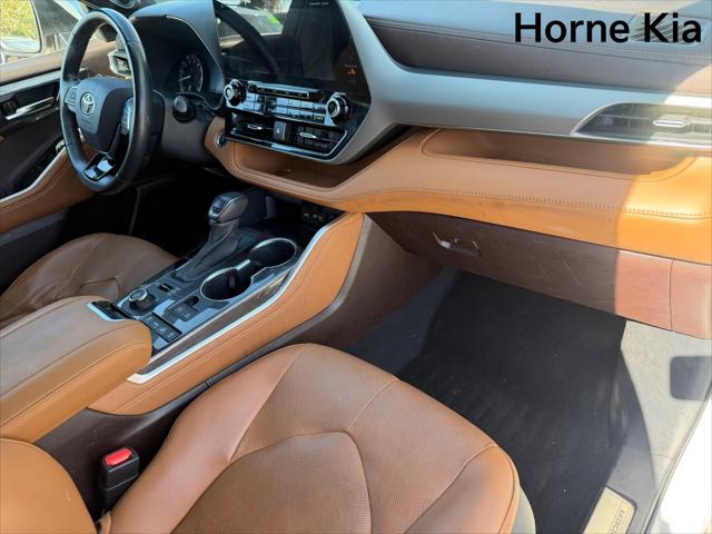 2021 Toyota Highlander Platinum