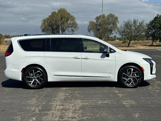 2027 Chrysler Pacifica Pinnacle AWD