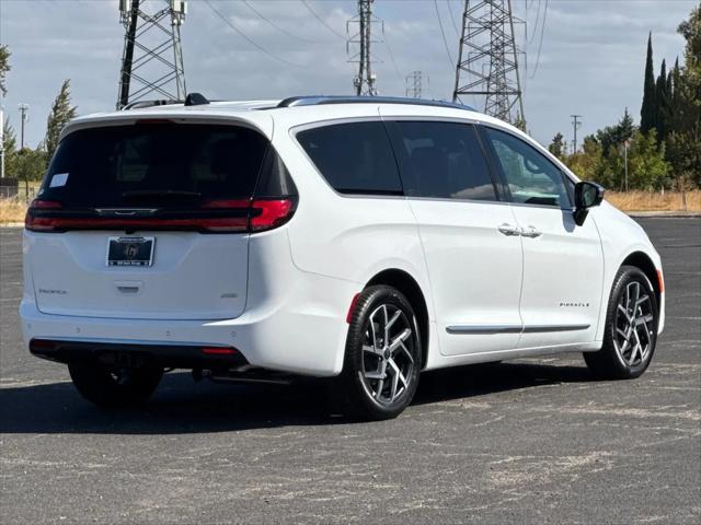 2027 Chrysler Pacifica Pinnacle AWD