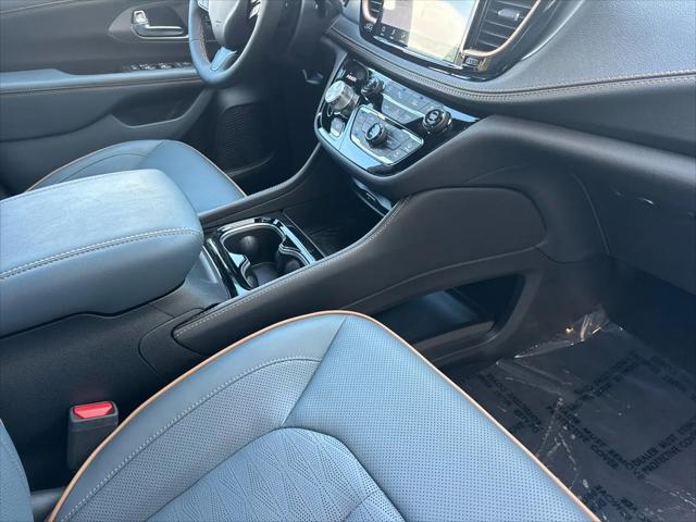 2027 Chrysler Pacifica Pinnacle AWD
