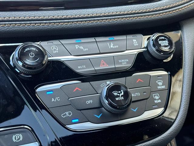 2027 Chrysler Pacifica Pinnacle AWD