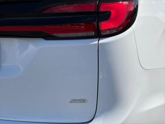 2027 Chrysler Pacifica Pinnacle AWD