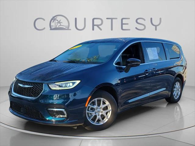 2025 Chrysler Pacifica Select for sale in Tampa, FL