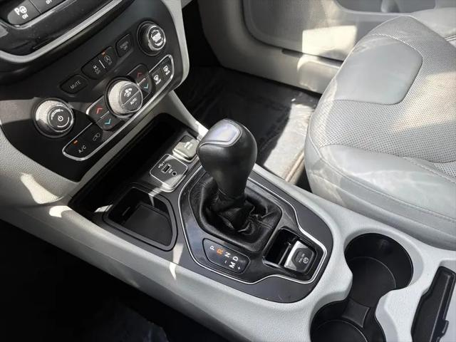 2019 Jeep Cherokee Limited FWD