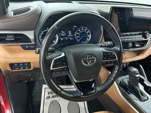 2021 Toyota Highlander Hybrid Platinum