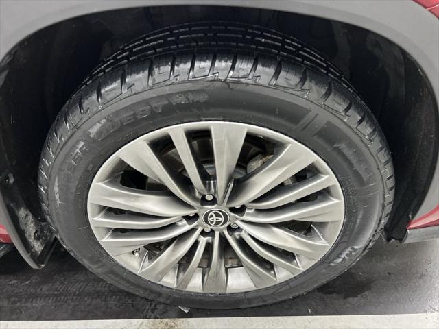 2021 Toyota Highlander Hybrid Platinum