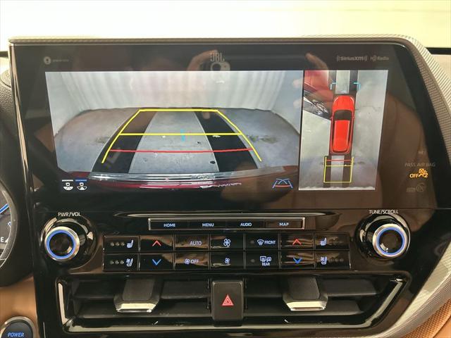 2021 Toyota Highlander Hybrid Platinum
