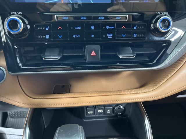 2021 Toyota Highlander Hybrid Platinum