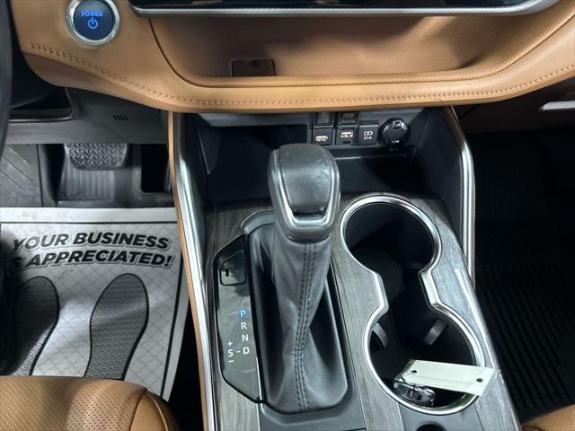 2021 Toyota Highlander Hybrid Platinum
