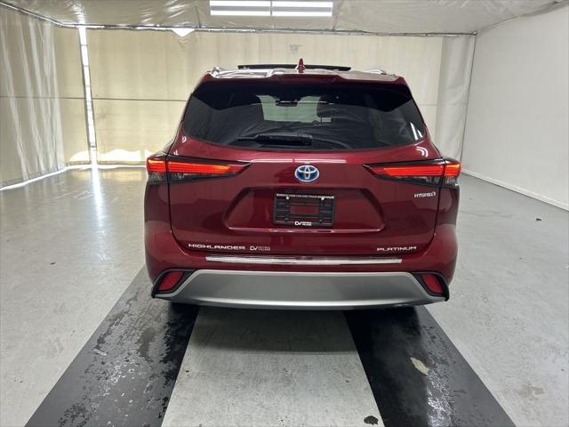 2021 Toyota Highlander Hybrid Platinum