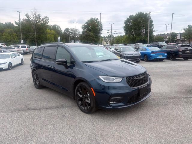 2025 Chrysler Pacifica Limited for sale in Waldorf, MD