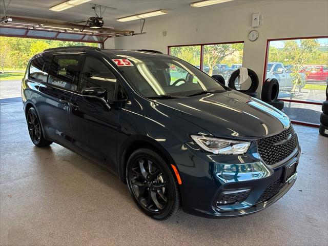 2025 Chrysler Pacifica Limited for sale in Painted Post, NY