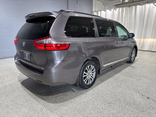 2020 Toyota Sienna XLE