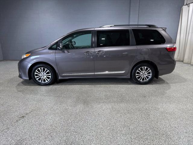 2020 Toyota Sienna XLE