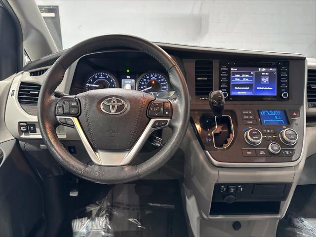 2020 Toyota Sienna XLE
