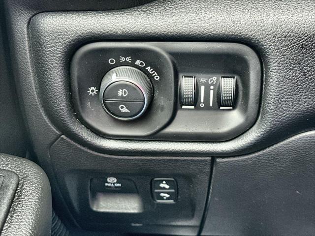 2019 Ram 1500 Big Horn/Lone Star Crew Cab 4x4 64 Box