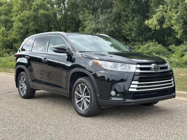2018 Toyota Highlander XLE for sale in Farmington, MN