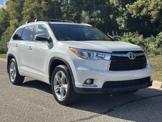 2014 Toyota Highlander Limited V6 for sale in Farmington, MN
