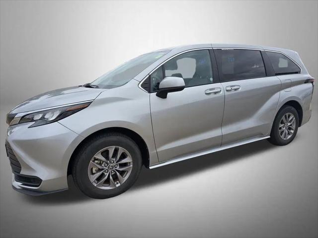2025 Toyota Sienna LE for sale in Grand Island, NE