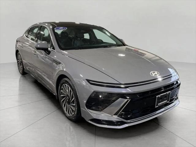 2024 Hyundai Sonata Hybrid Limited for sale in Middleton, WI