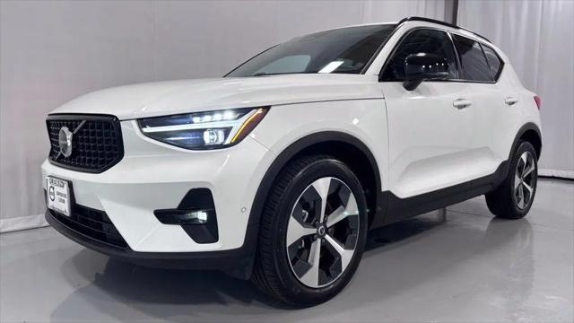 2026 Volvo XC40 Plus, B5 AWD Gas mild hybrid, Dark for sale in Willoughby, OH