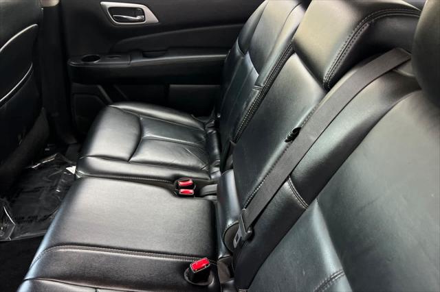 2018 Nissan Pathfinder SL