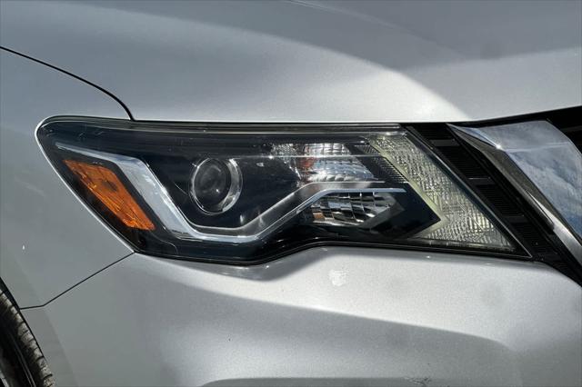 2018 Nissan Pathfinder SL