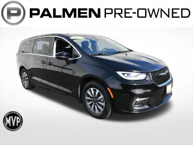 2024 Chrysler Pacifica Hybrid Select for sale in Kenosha, WI