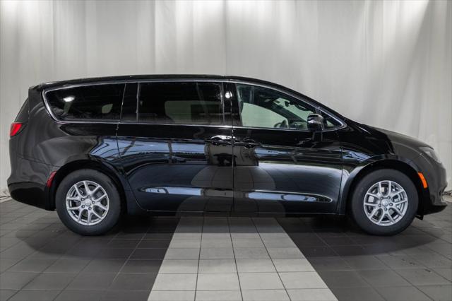 2027 Chrysler Pacifica LX