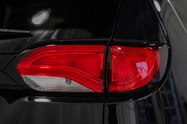 2027 Chrysler Pacifica LX