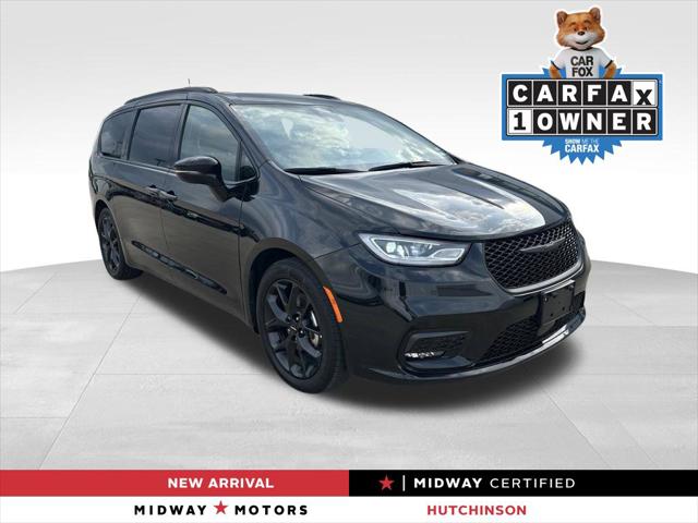 2025 Chrysler Pacifica Limited for sale in Hutchinson, KS