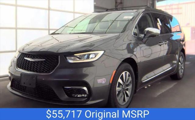 2022 Chrysler Pacifica Hybrid Limited for sale in Kansas City, KS