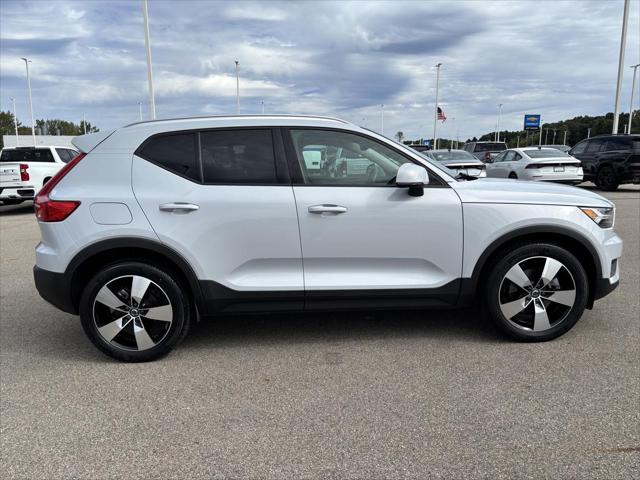 Used 2020 Volvo XC40 T5 Momentum For Sale in Jackson, MI