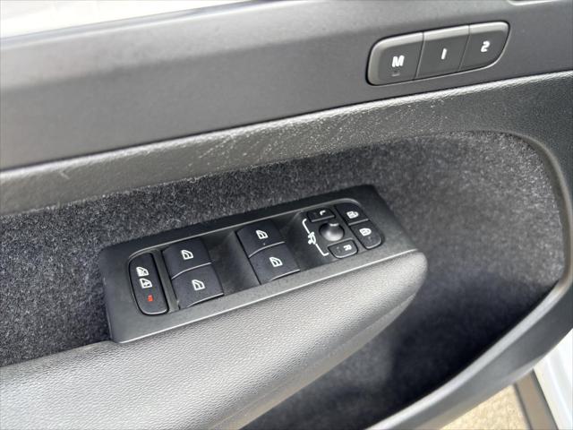 Used 2020 Volvo XC40 T5 Momentum For Sale in Jackson, MI