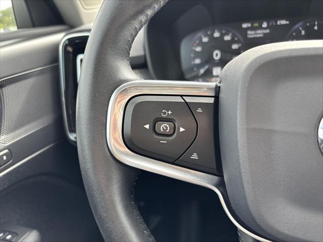 Used 2020 Volvo XC40 T5 Momentum For Sale in Jackson, MI