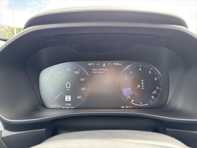 Used 2020 Volvo XC40 T5 Momentum For Sale in Jackson, MI