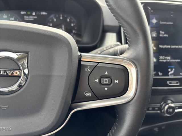 Used 2020 Volvo XC40 T5 Momentum For Sale in Jackson, MI