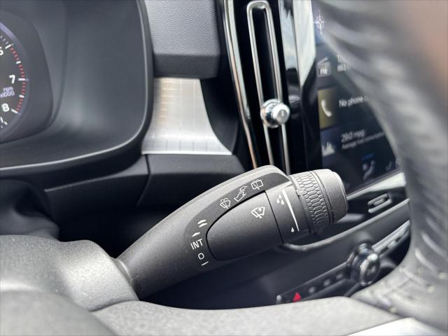 Used 2020 Volvo XC40 T5 Momentum For Sale in Jackson, MI