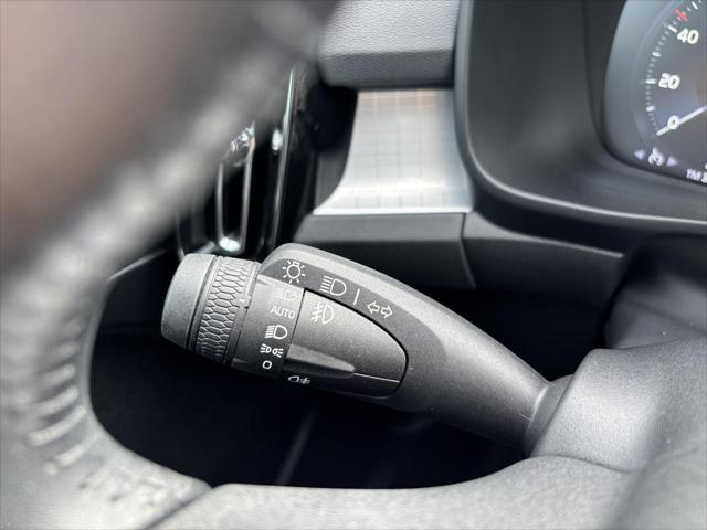 Used 2020 Volvo XC40 T5 Momentum For Sale in Jackson, MI