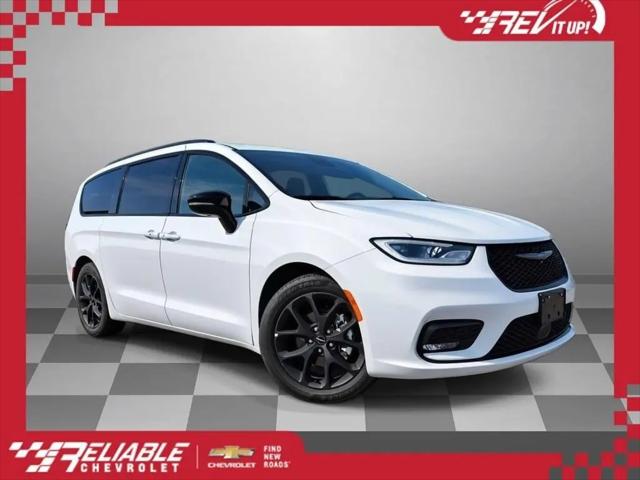 2025 Chrysler Pacifica Limited for sale in Springfield, MO