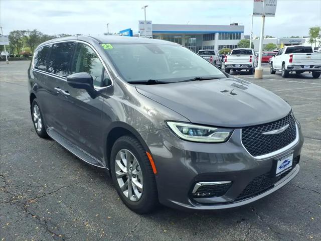 2023 Chrysler Pacifica Touring L AWD for sale in ROCKFORD, IL