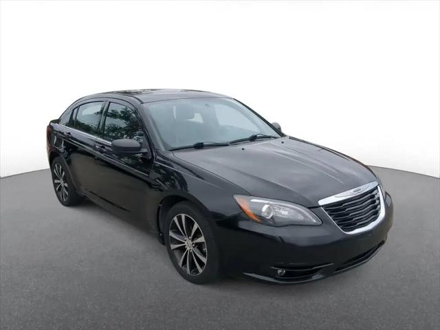 2013 Chrysler 200 Limited for sale in Troy, MI