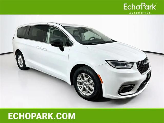 2024 Chrysler Pacifica Touring L for sale in Chesterfield, MO