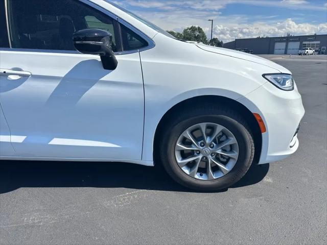 2026 Chrysler Pacifica Limited AWD