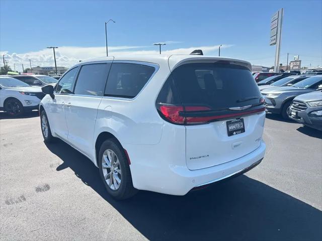 2026 Chrysler Pacifica Limited AWD