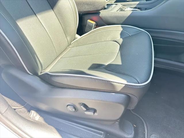 2026 Chrysler Pacifica Limited AWD