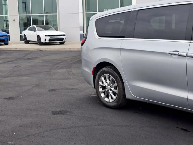 2026 Chrysler Pacifica Limited AWD