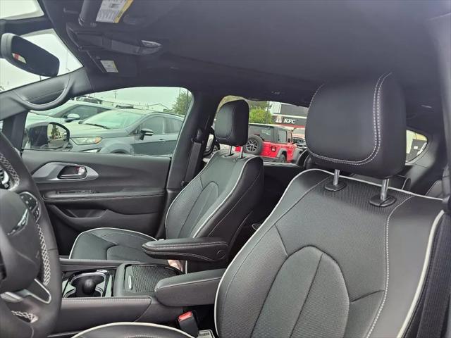2026 Chrysler Pacifica Limited AWD